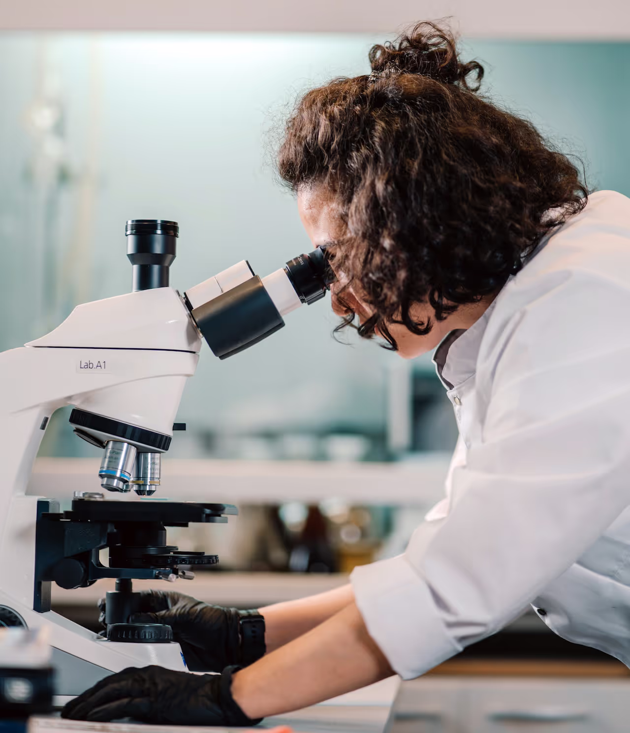 Doctor Using Microscope-acs-generic-careers Doctor Using Microscope